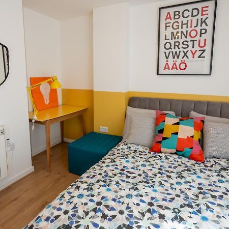 Pass The Keys Modern Stylish Apartment With Parking Bournemouth Esterno foto