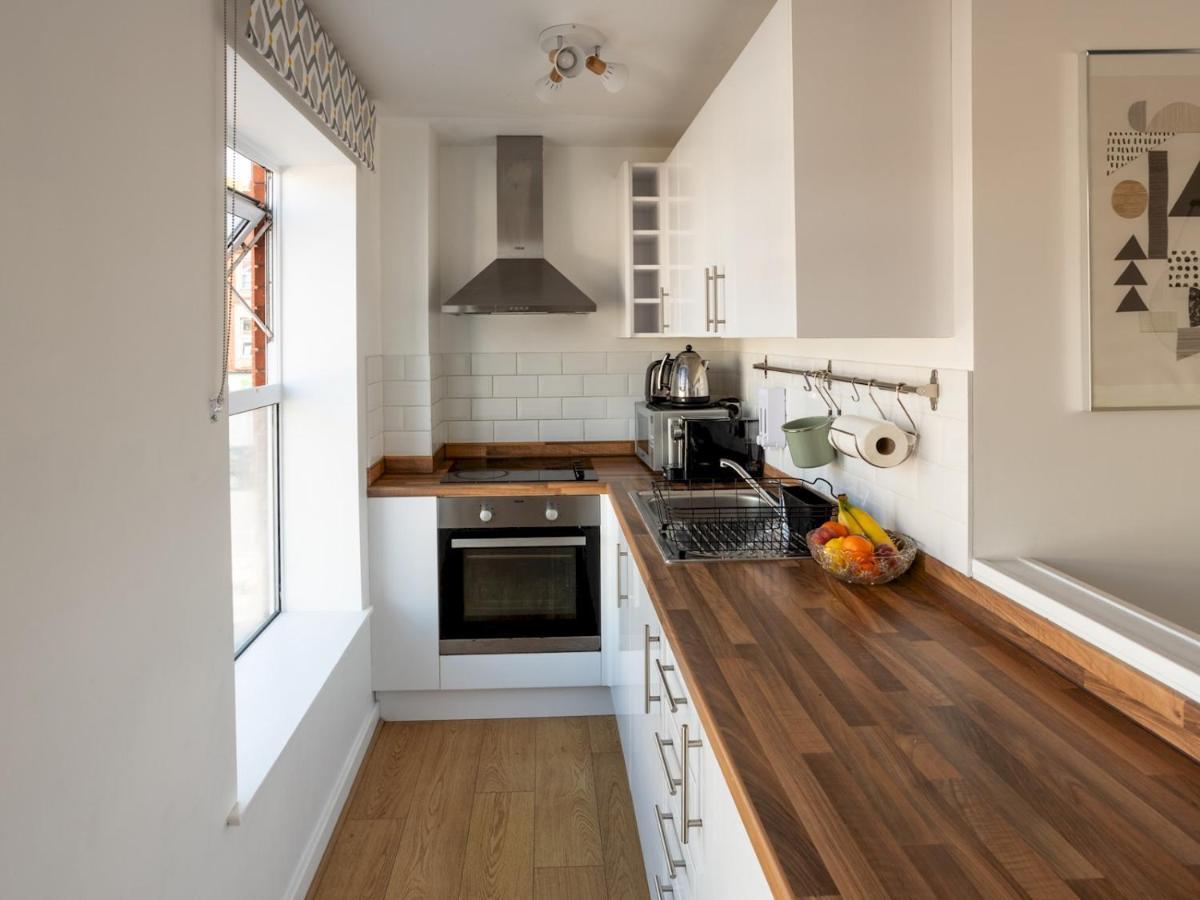 Pass The Keys Modern Stylish Apartment With Parking Bournemouth Esterno foto
