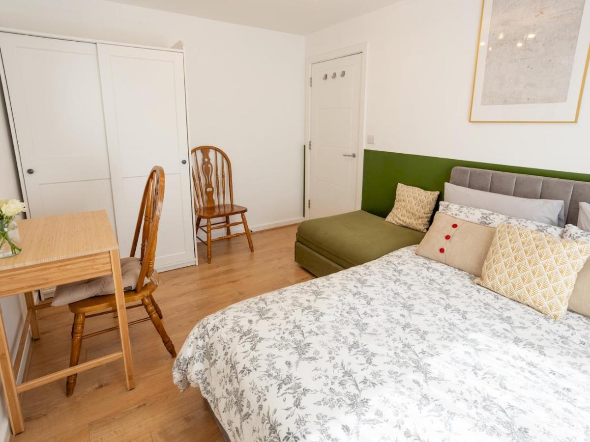 Pass The Keys Modern Stylish Apartment With Parking Bournemouth Esterno foto